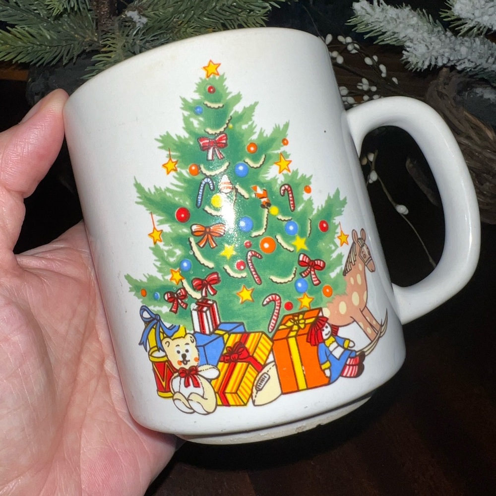Vintage Christmas mug by COTC Korea